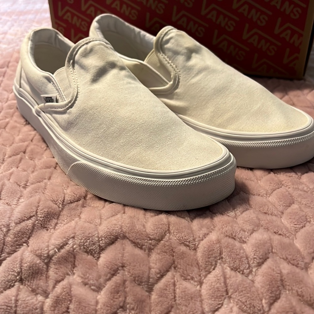 white canvas Vans
